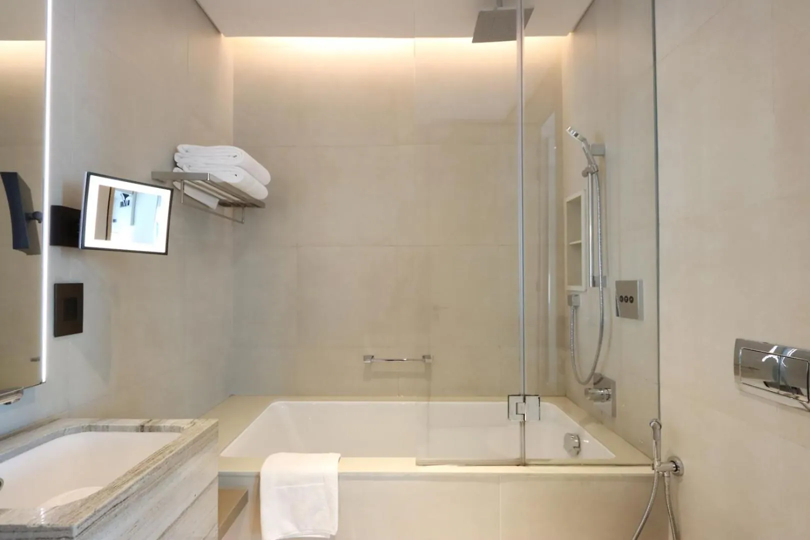 Apartment Livbnb -1B Coastal Living With Amazing Sea And Marina Views Dubai